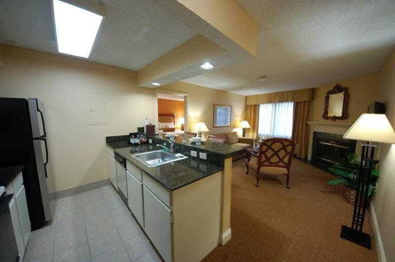 Best Western Richmond Suites H บาตันรูช ภายนอก รูปภาพ