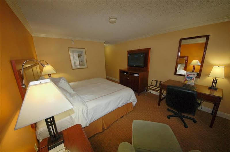 Best Western Richmond Suites H บาตันรูช ภายนอก รูปภาพ