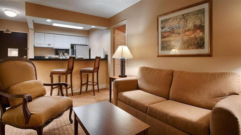 Best Western Richmond Suites H บาตันรูช ภายนอก รูปภาพ
